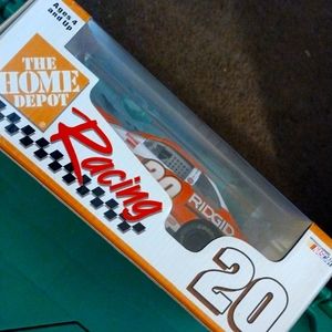 #20 Tony Stewart 1:24 Die Cast Metal Collectible